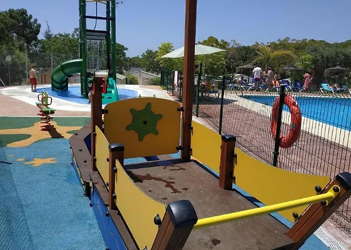 Κάμπινγκ Au Coeur De - Compact Et Pratique - Api-1-52-1836